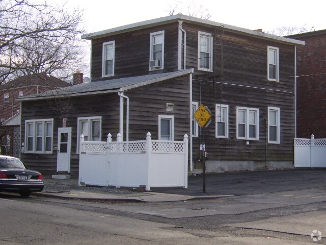 Foto del edificio 1/19/07 - 87-89 City Island Ave