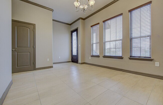 Building Photo - 11825 Terraza Cir