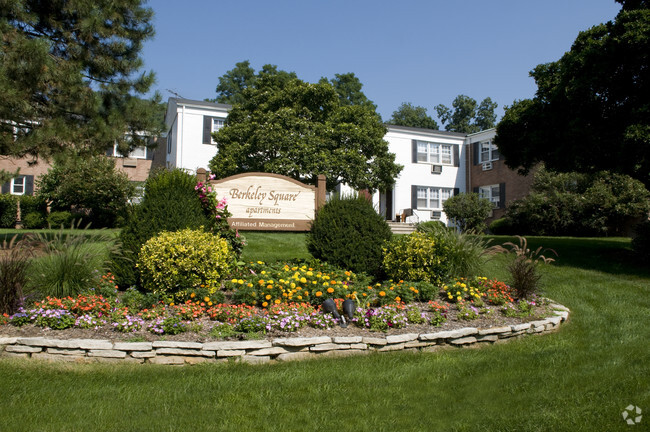 Berkeley Square Apts.