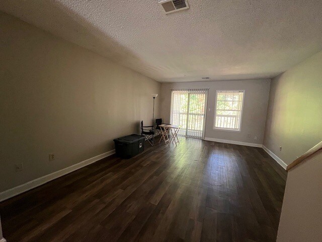 Foto del edificio - 2510-202 Avent Ferry Rd