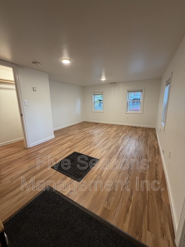 Foto del edificio - 124 N Winooski Ave