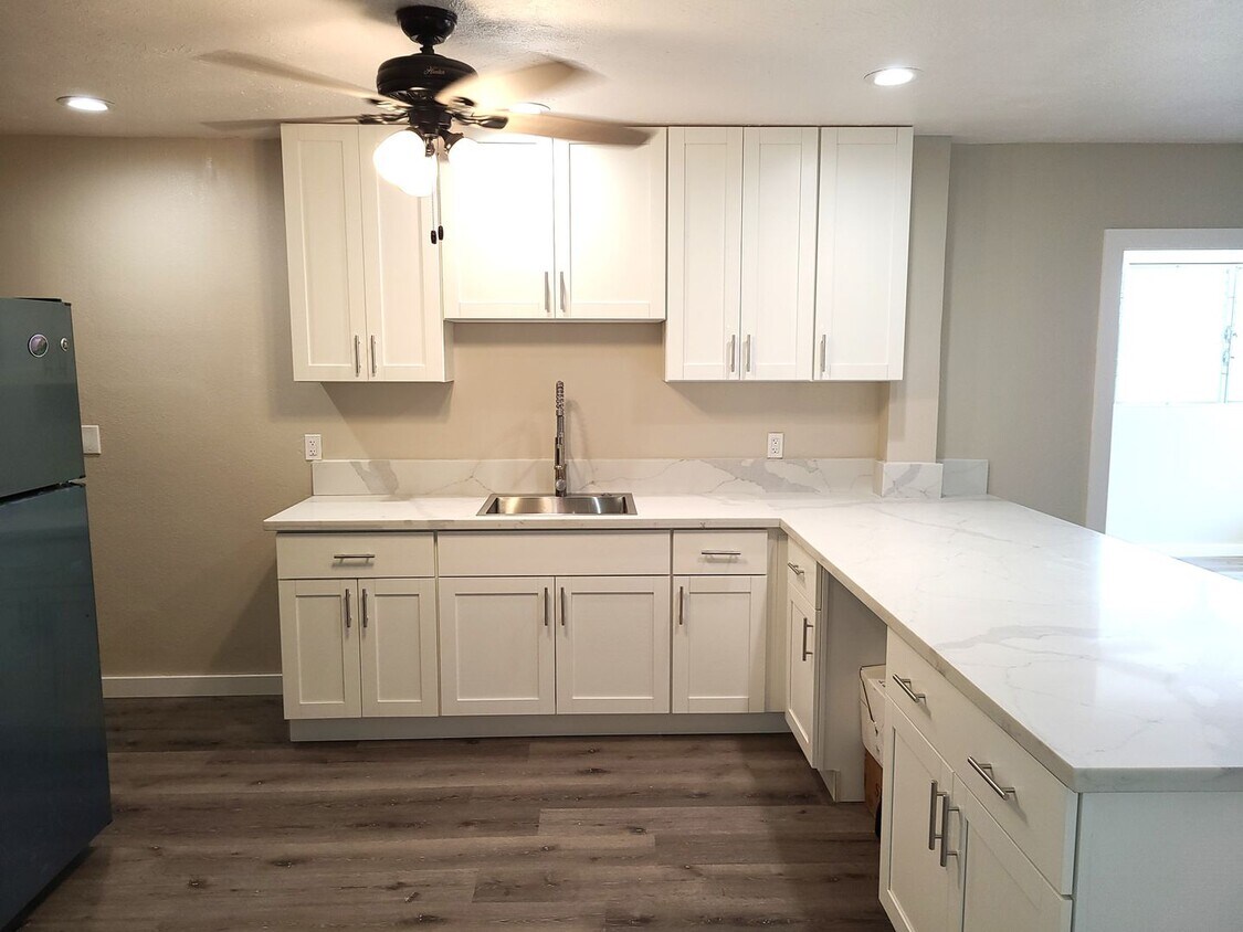 Primary Photo - 5 Bedroom / 2 Bath House in Ewa Beach