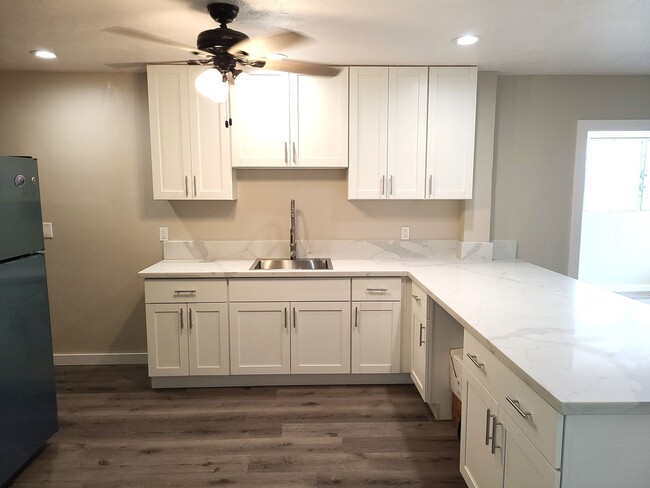 5 Bedroom / 2 Bath House in Ewa Beach - 5 Bedroom / 2 Bath House in Ewa Beach
