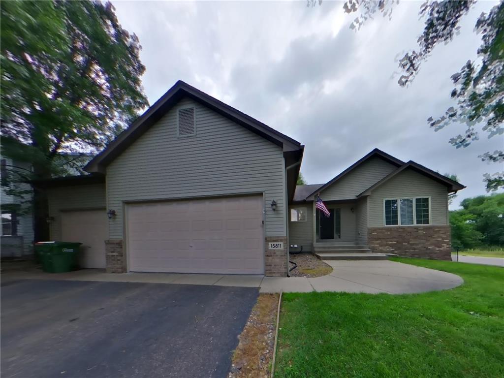 Foto principal - 15811 Yellow Pine St NW