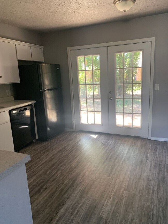 Foto del edificio - Charming West Norman Duplex
