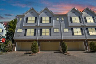 Building Photo - 9200 Westheimer Rd