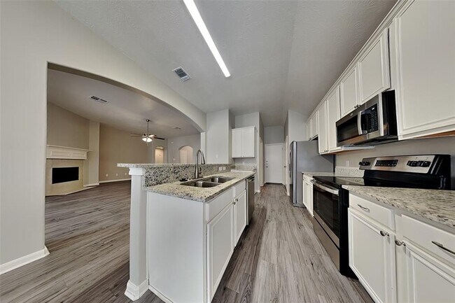 Building Photo - 3102 Candle Pond Ln
