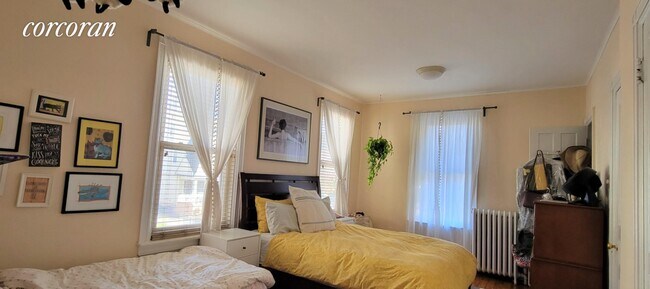 Foto del edificio - 7901 Ridge Blvd