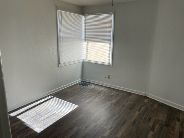 Bedroom - 1040 Balsam St