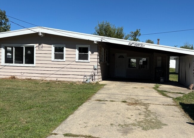 Building Photo - 852 Deborah St