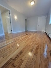 Building Photo - 431 Weir St