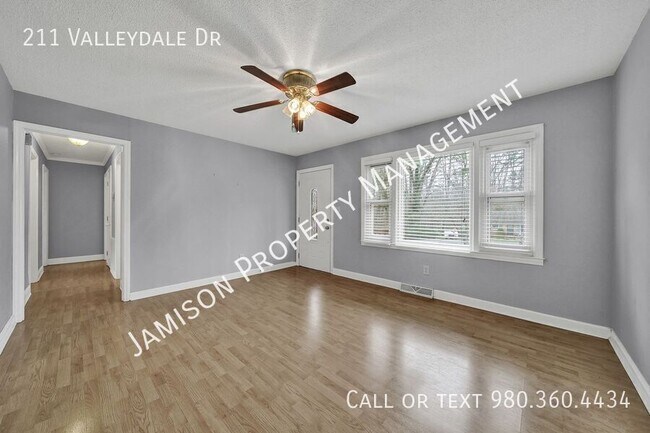 Foto del edificio - 211 Valleydale Dr