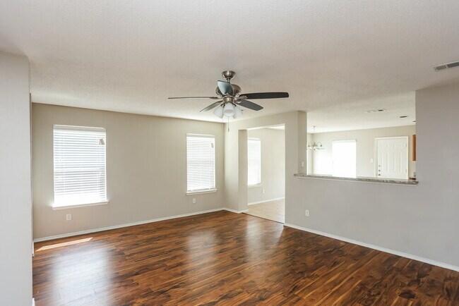 Building Photo - 604 Snapdragon Ln