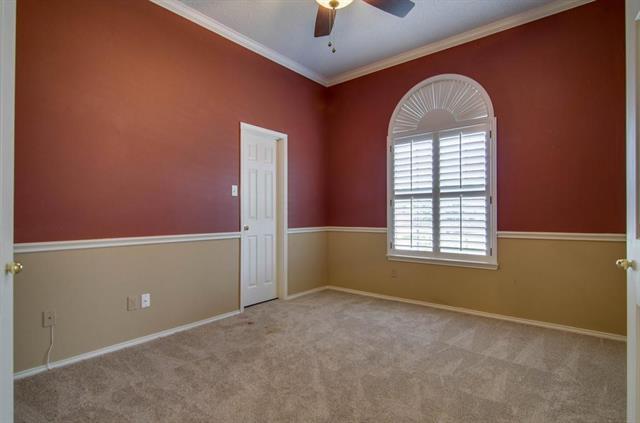Building Photo - 3701 Kimble Dr