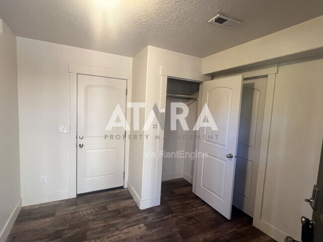 Foto del edificio - 713 Kirkbride Ave