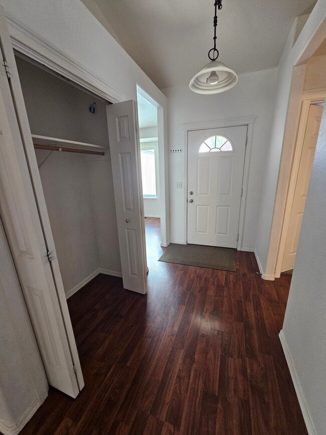 Foto del edificio - 1420 Chelsey Cir