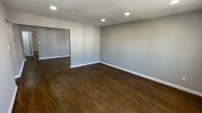 1101 E Elizabeth 38.JPG - 6 Menzel Ave