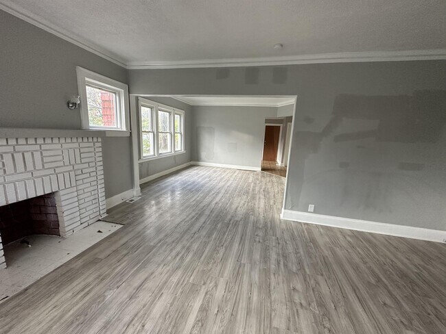 Building Photo - 8003 Beman Ave