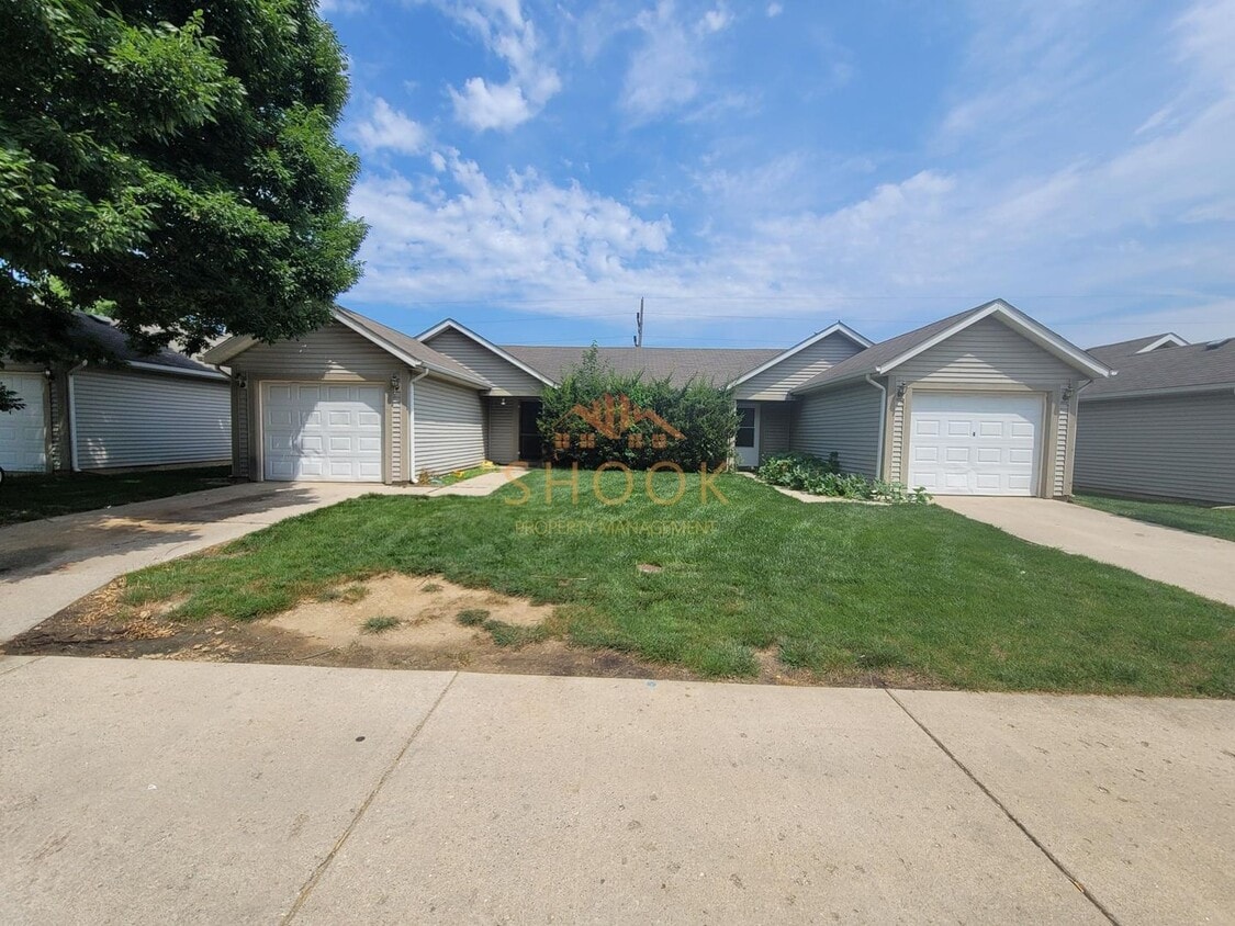 Primary Photo - 2712/2714 Plaza Ln