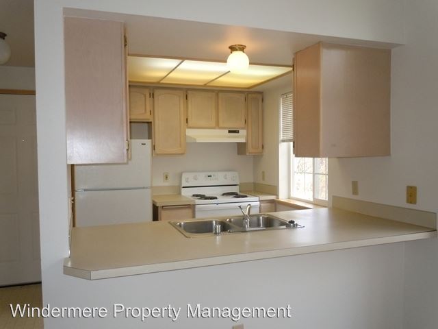 Building Photo - 1409 Bradley Ln