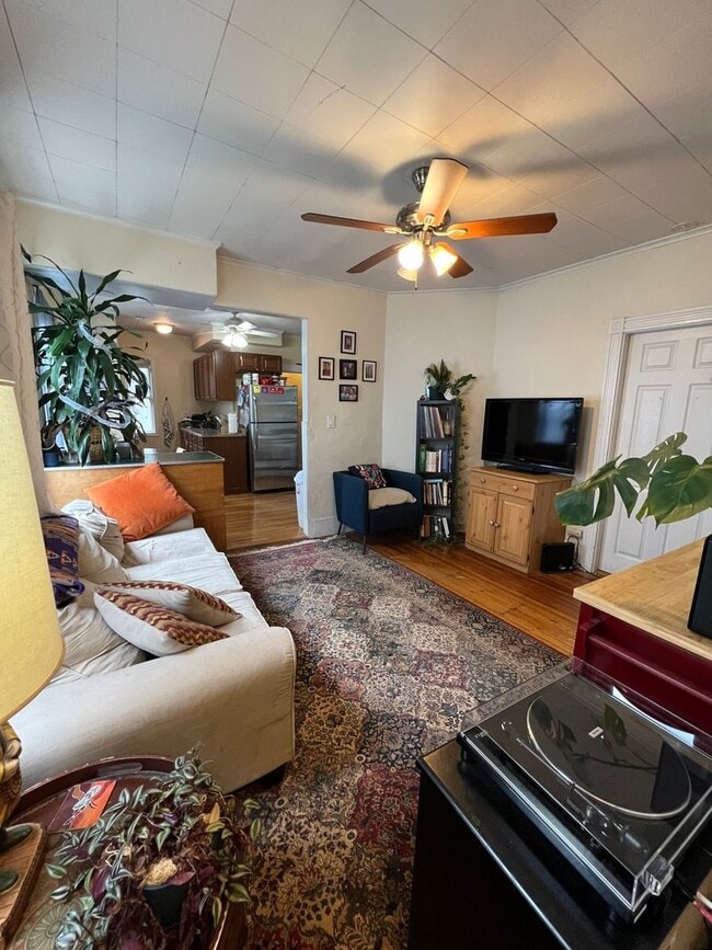 Beautiful 3 bed. in Somerville.... - Beautiful 3 bed. in Somerville.... House