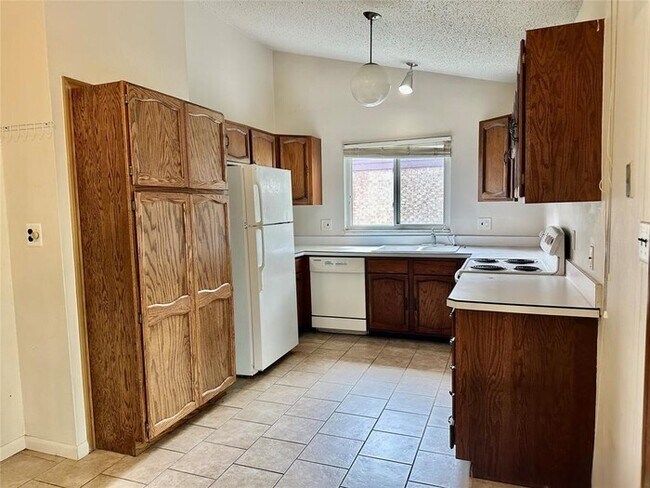 Foto del edificio - 21669 Tulipwood St