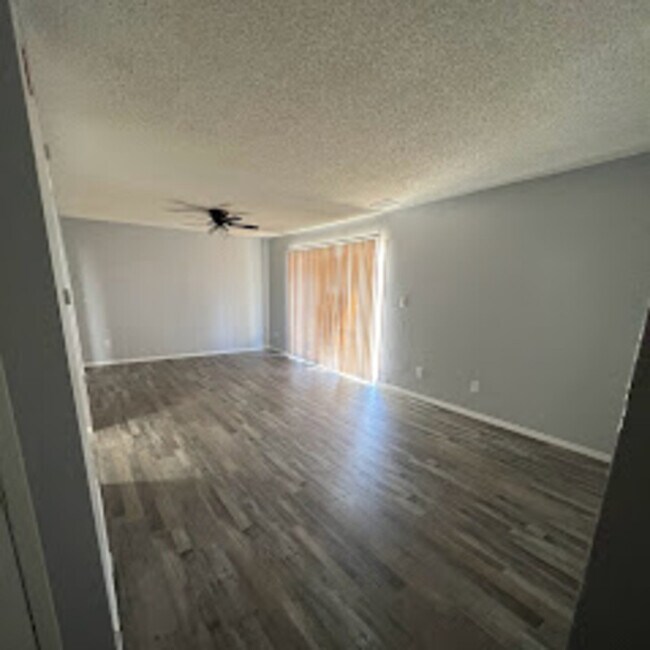 Building Photo - 3309 Wood Ave