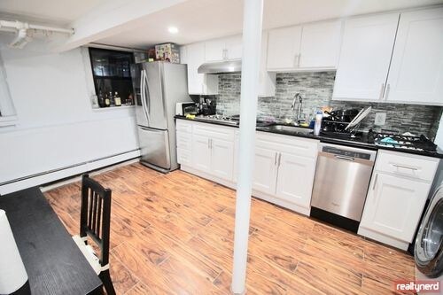 Building Photo - 551 45th St