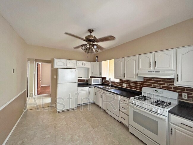 Foto del edificio - 5039 Sutherland Ave