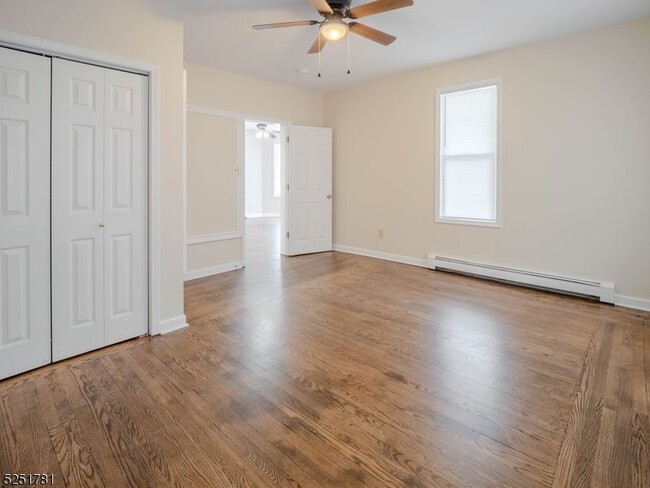 Building Photo - 48 Unionville Ave