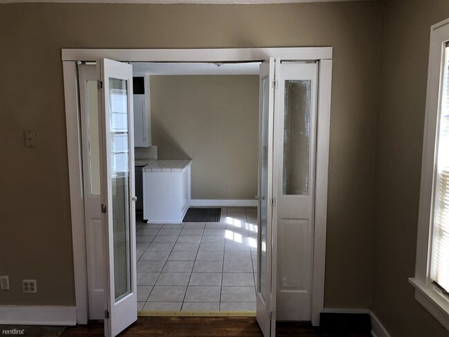 Building Photo - 3 br, 1 bath House - 3420 Orchard St
