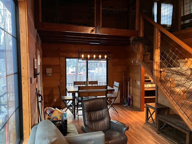 Building Photo - Newly remodeled one bedroom cabin