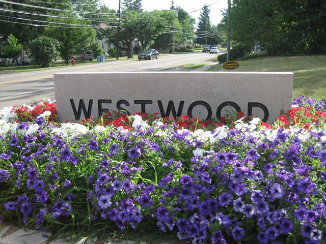 Foto principal - Westwood Apartments - SP Lafayette LLC