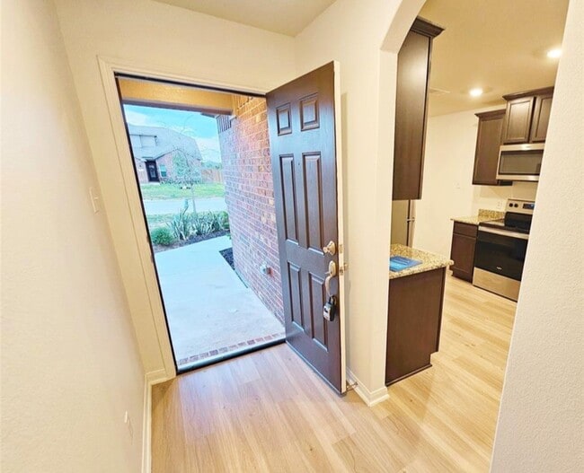 Building Photo - 340 Barrel Cactus Dr