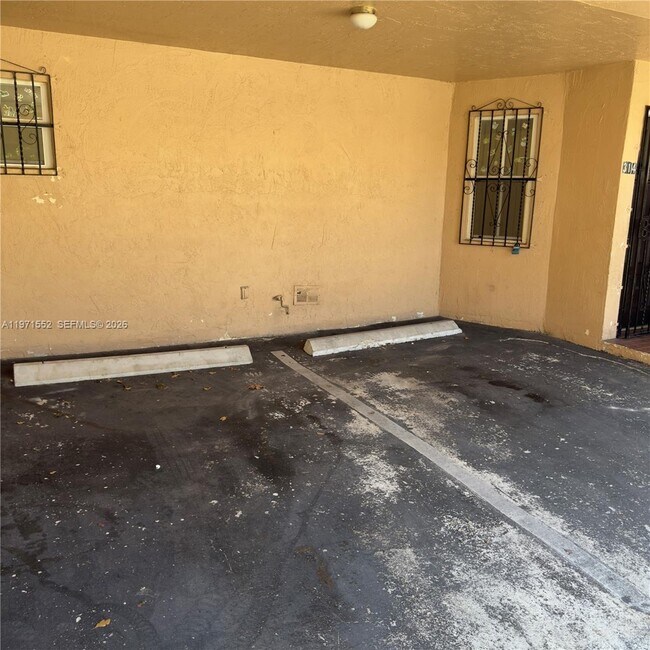 Foto del edificio - 451 NE 136th St