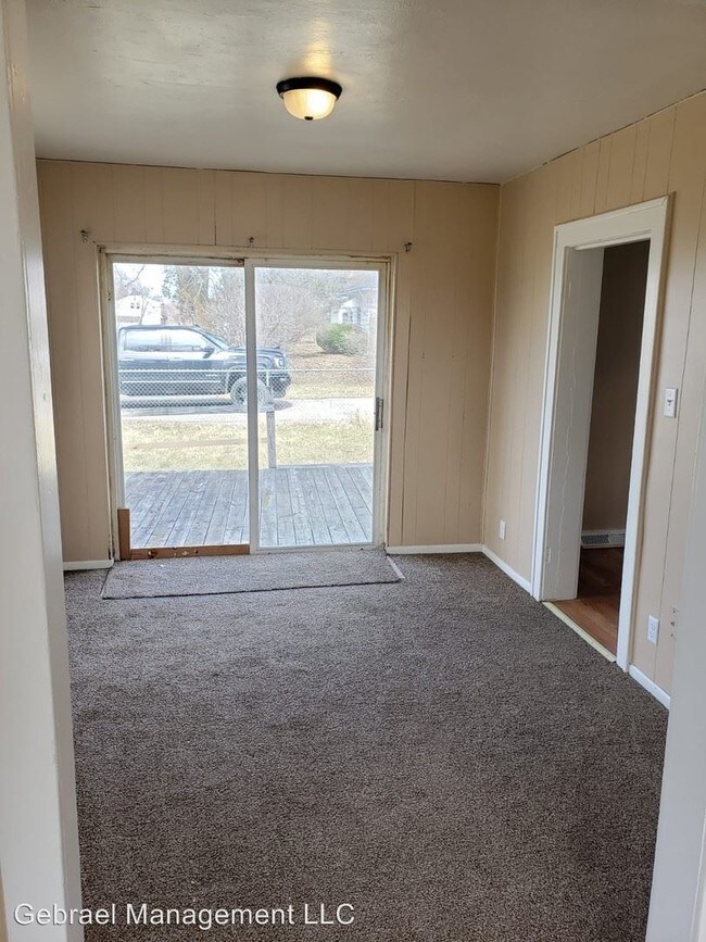 Building Photo - 2 br, 1 bath House - 3934 Mann Hall Ave.