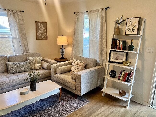 Foto del edificio - 913 E Gift Ave