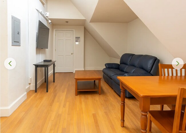 Foto del edificio - Pay 0 Utilities in this spacious, ALL INCLUSIVE duplex in Superb Location near Shopping, Public T...