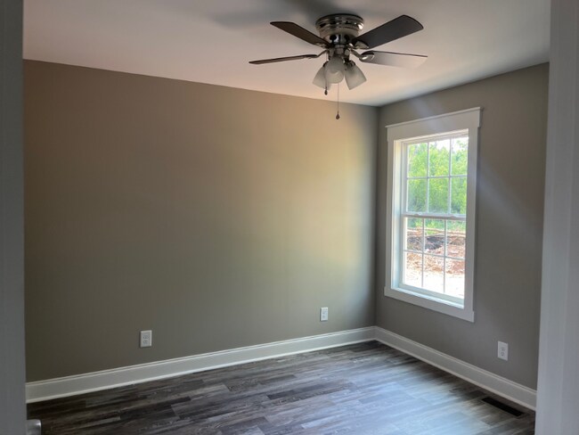 Building Photo - 117 Buster Ln