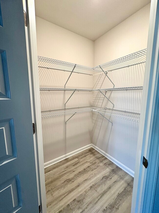 Foto del edificio - 293 Cades Ct