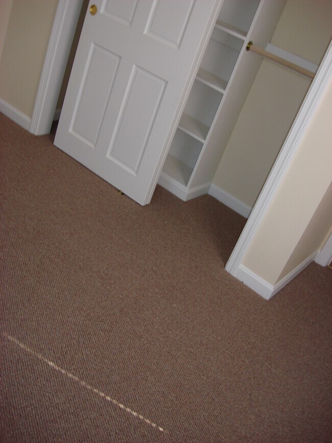 bedroom - 61 Pierce St