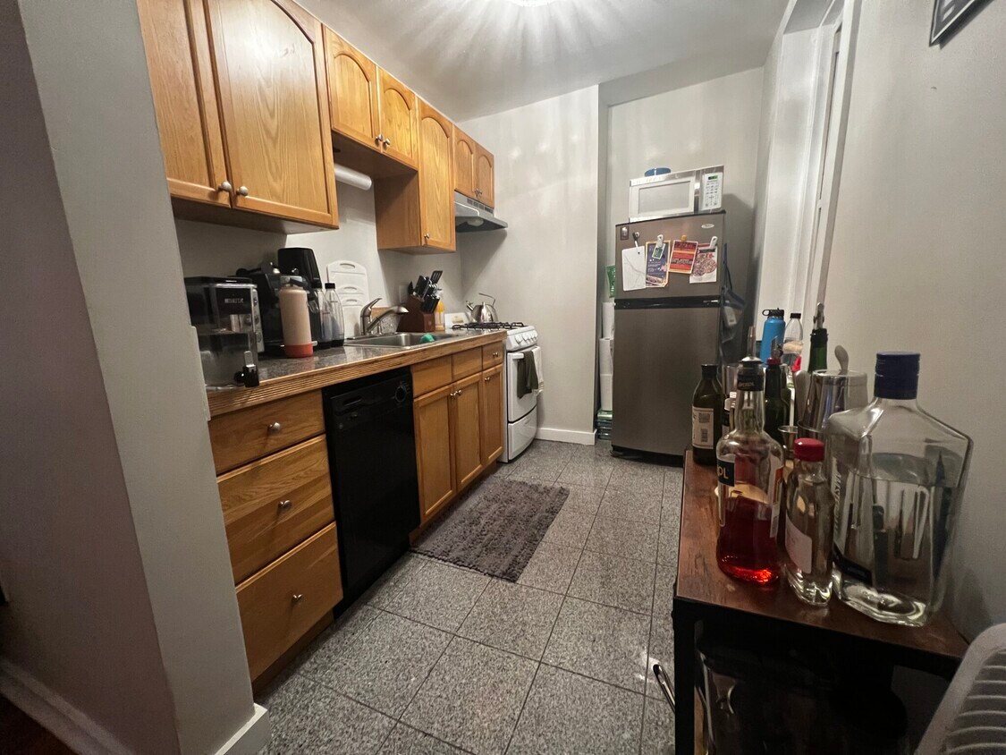 Primary Photo - 155 Endicott St