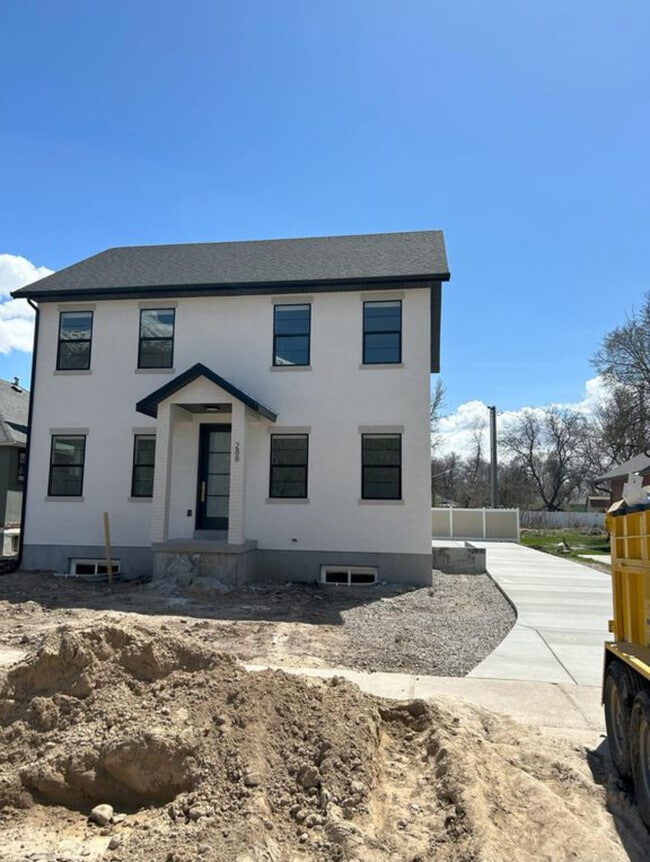 Building Photo - 288 E Center St