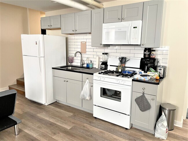 Foto del edificio - 4828 W Addison St