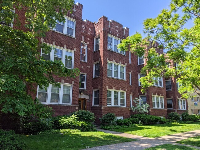 Building Photo - 548 Sherman Ave