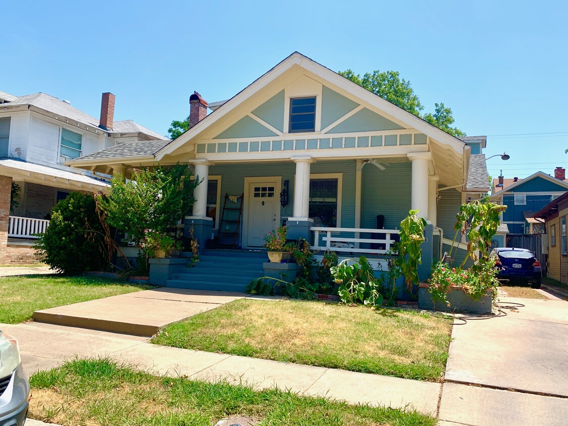 Building Photo - 1511 S Adams St