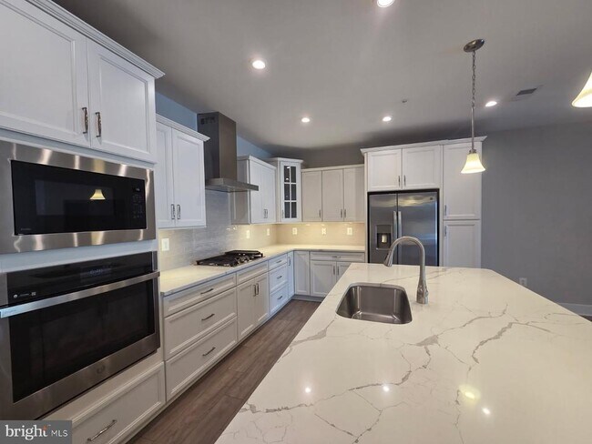 Building Photo - 170 Harrier Wy