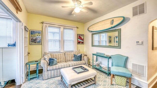 Building Photo - 1102 Wesley Ave