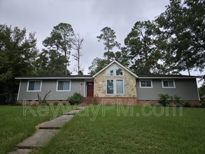 Building Photo - 1702 Harrogate Dr