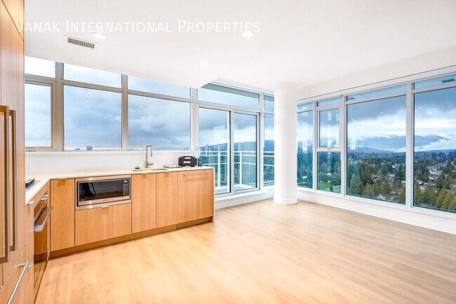 Building Photo - Luxury Sub-Penthouse | 2 Bed, 2 Bath + 2 Parking | Stunning Views
